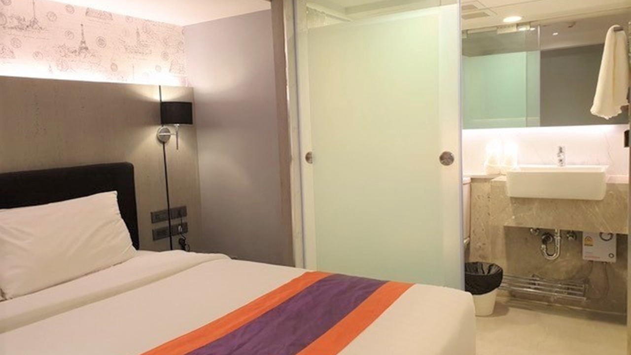 Photo of Bedroom in Phra Khanong Nuea