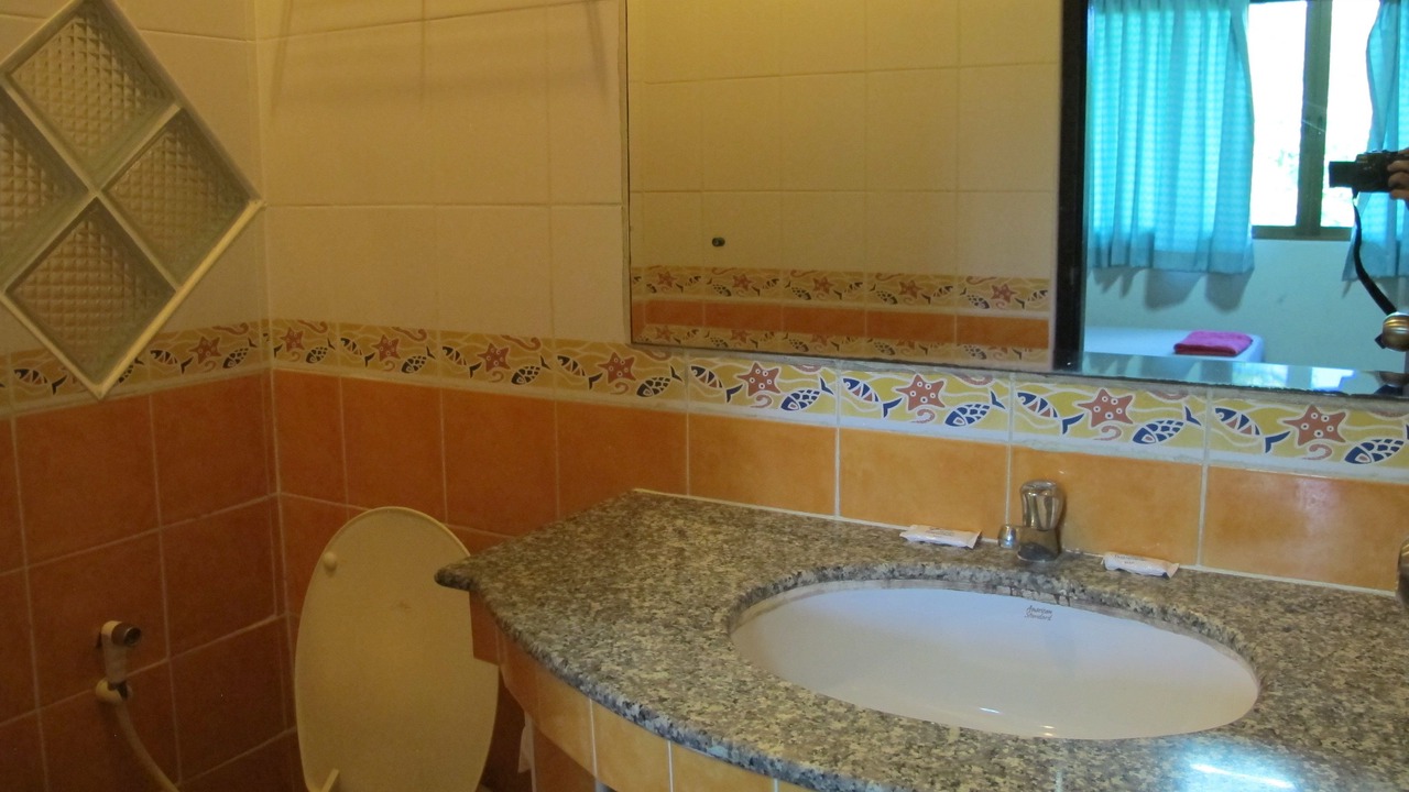 Photo of Bathroom in Tha Thaewawong