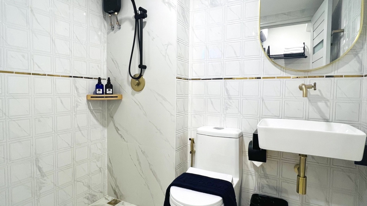 Photo of Bathroom in Thanon Phetchaburi