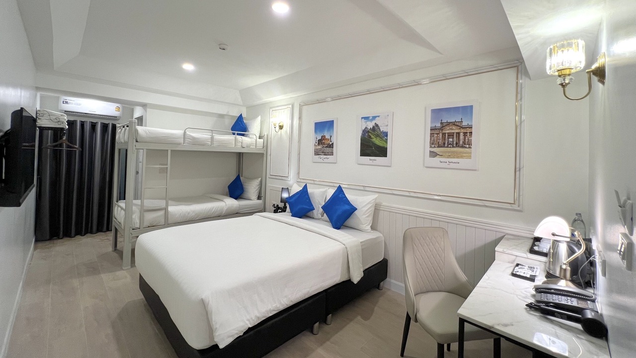 Photo of Bedroom in Thanon Phetchaburi