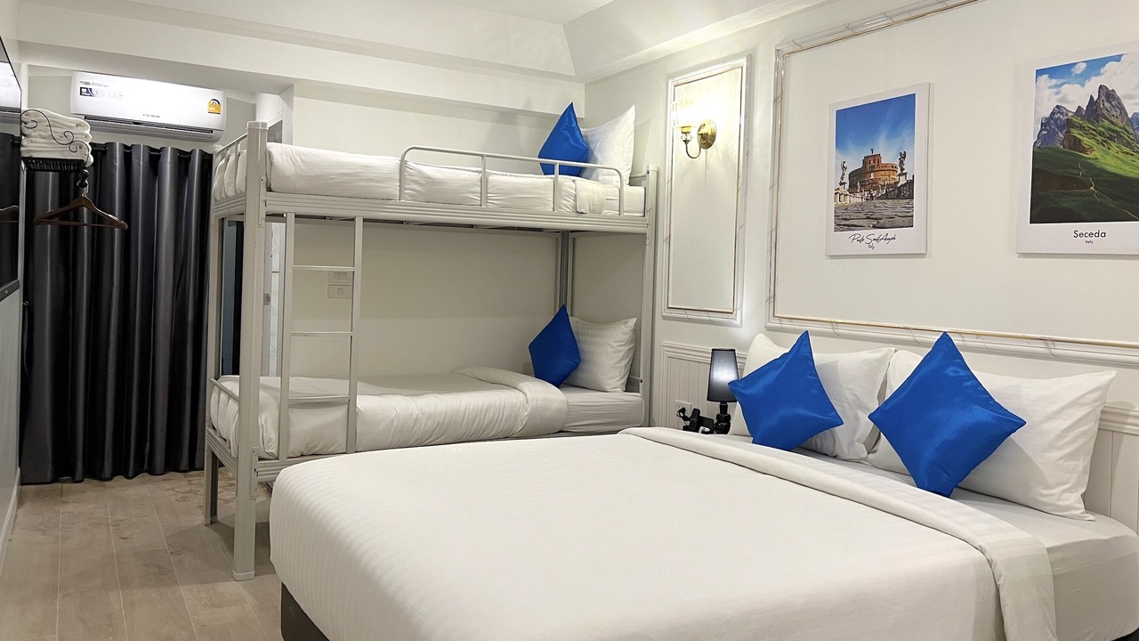 Photo of Bedroom in Thanon Phetchaburi