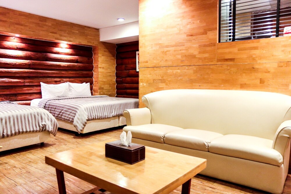 Photo of Livingroom in Khanong Phra