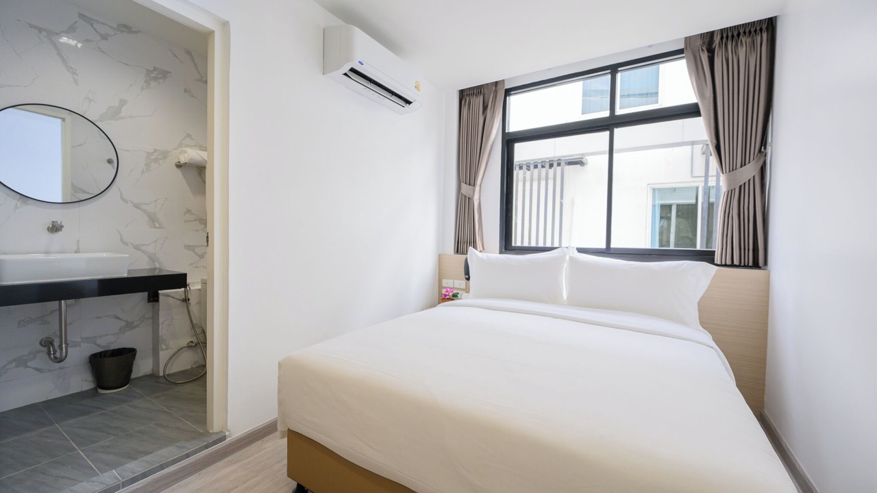 Photo of Bedroom in Thanon Phaya Thai