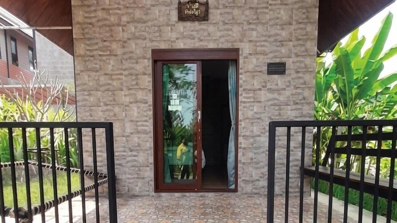 Photo of Bedroom in Khanong Phra