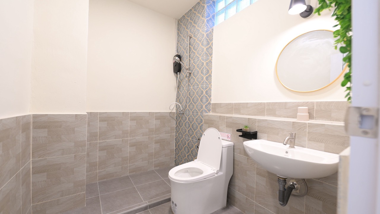 Photo of Bathroom in Maha Phruttharam