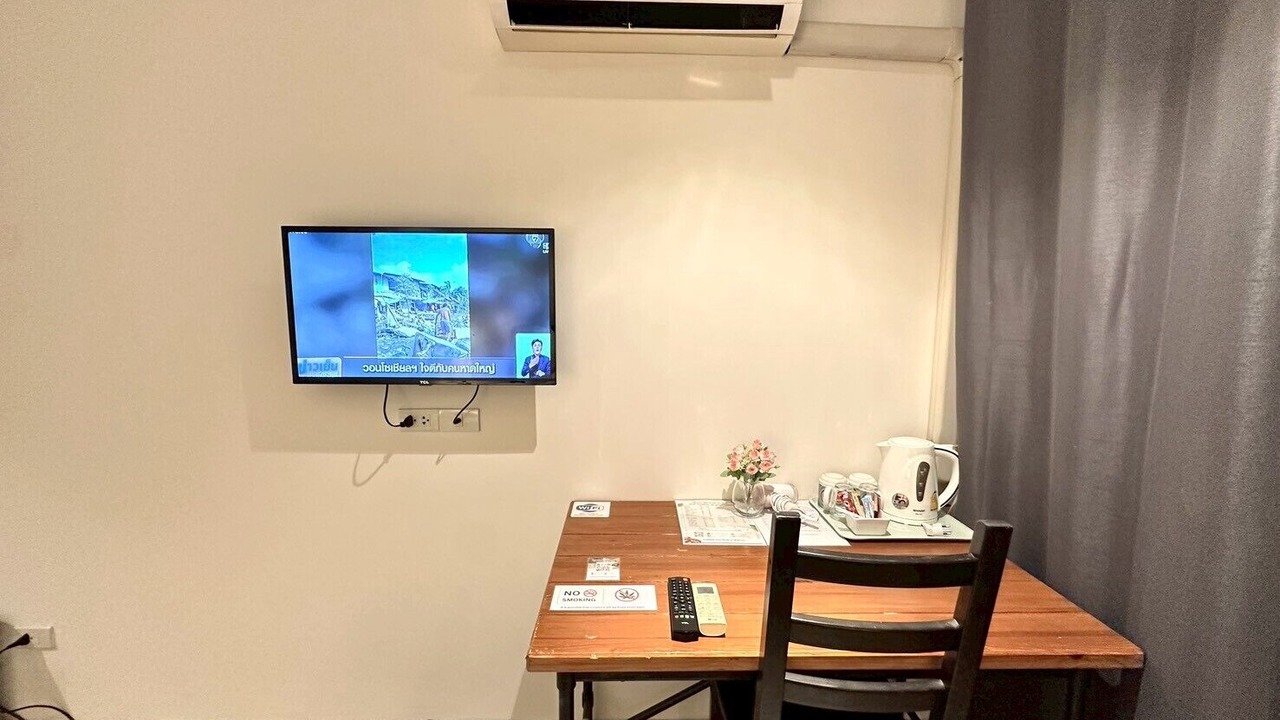 Photo of Bedroom in Khlong Toei Nuea