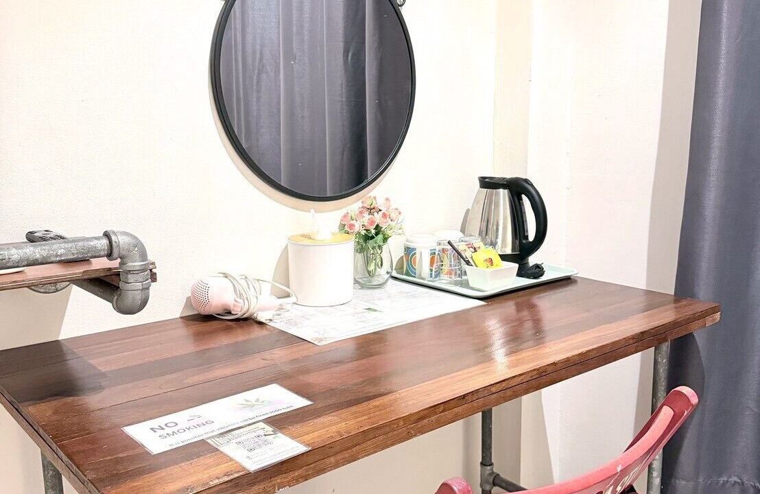 Photo of Bedroom in Khlong Toei Nuea