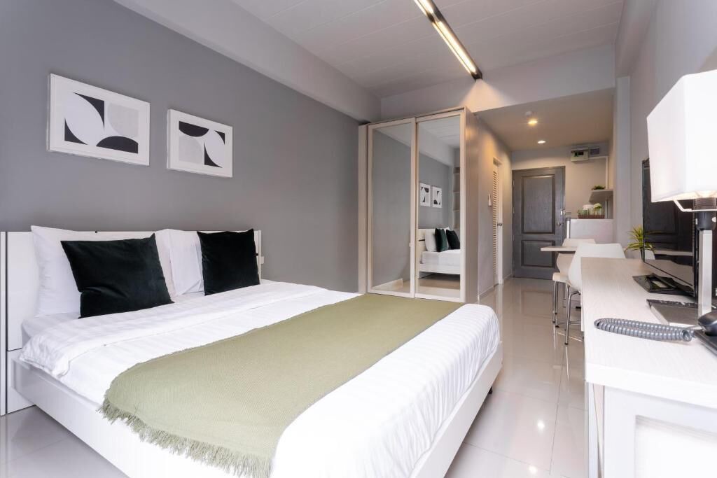 Photo of Bedroom in Thanon Phetchaburi
