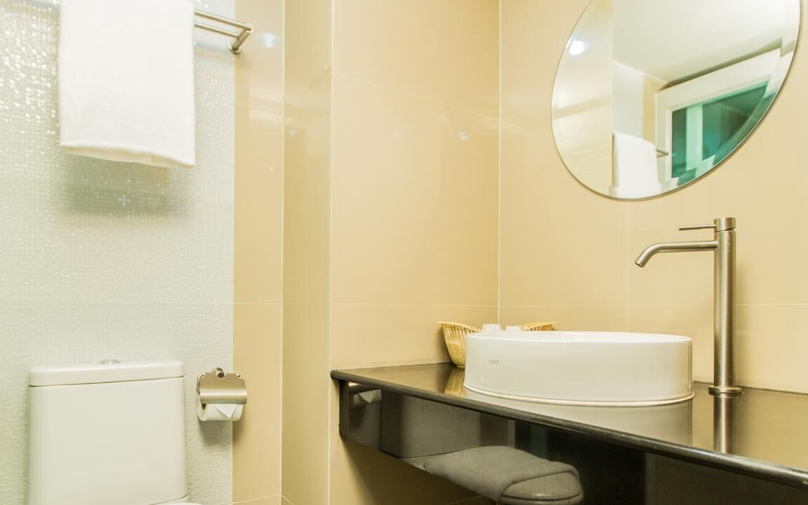 Photo of Bathroom in Thanon Phaya Thai
