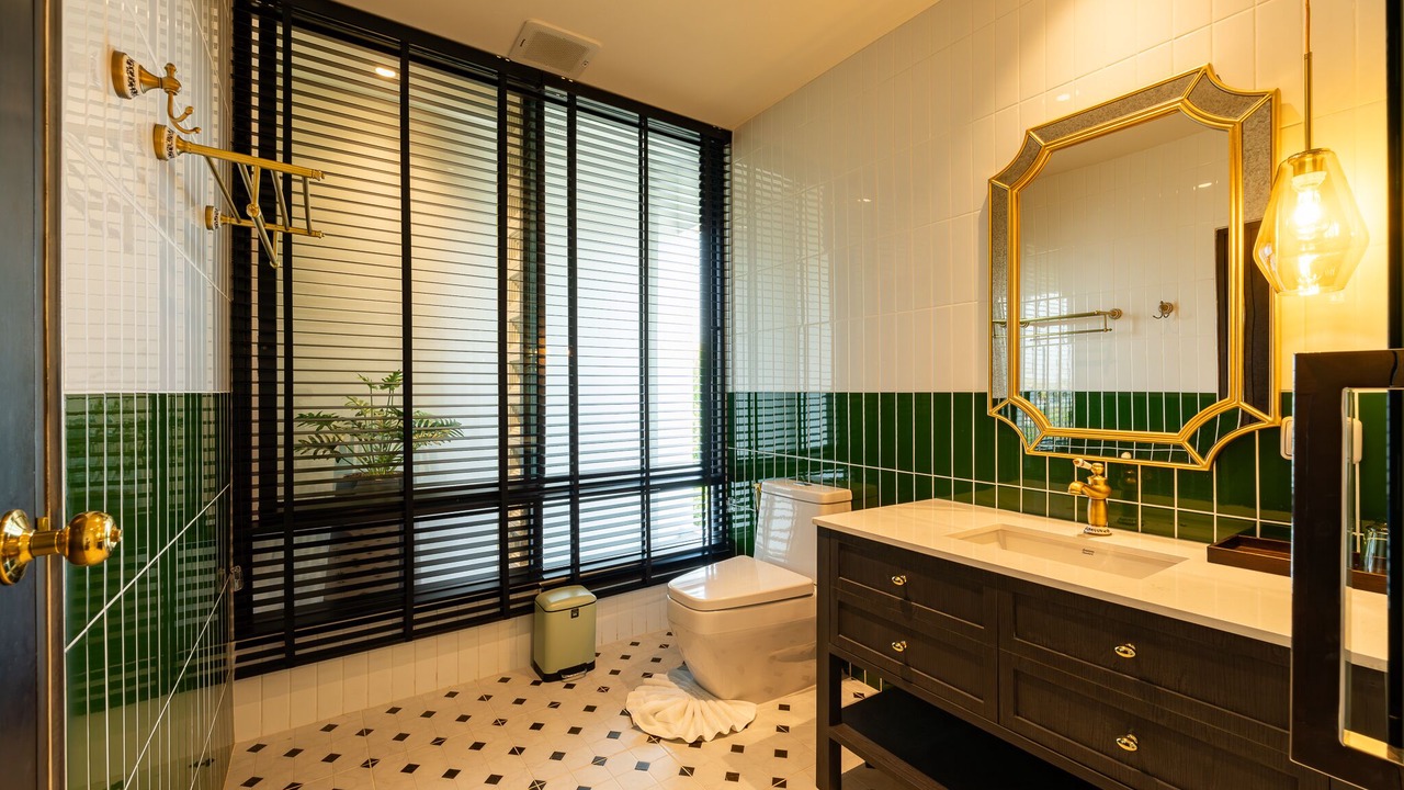 Photo of Bathroom in Old City