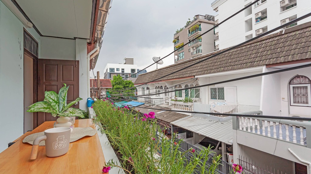 Photo of Patio Balcony in Phra Khanong