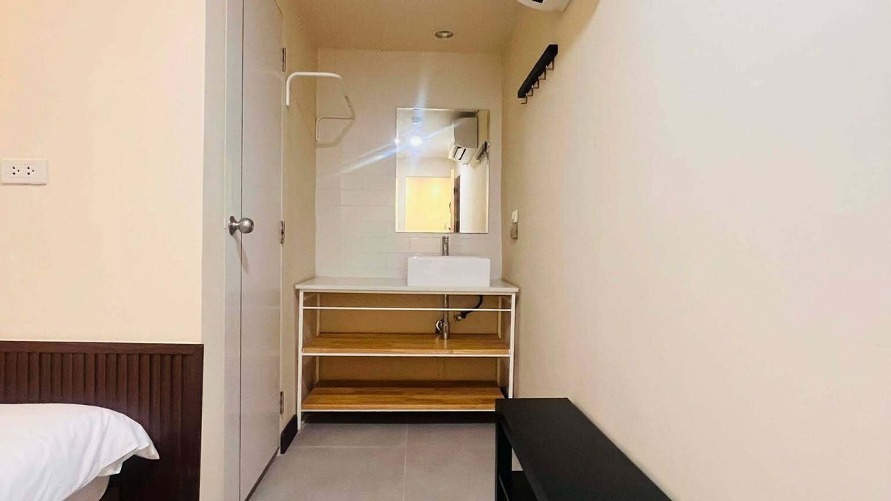 Photo of Bedroom in Embassy District