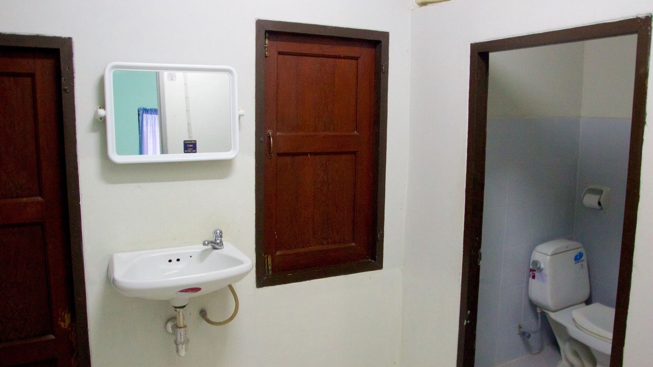 Photo of Bathroom in Tha Thaewawong