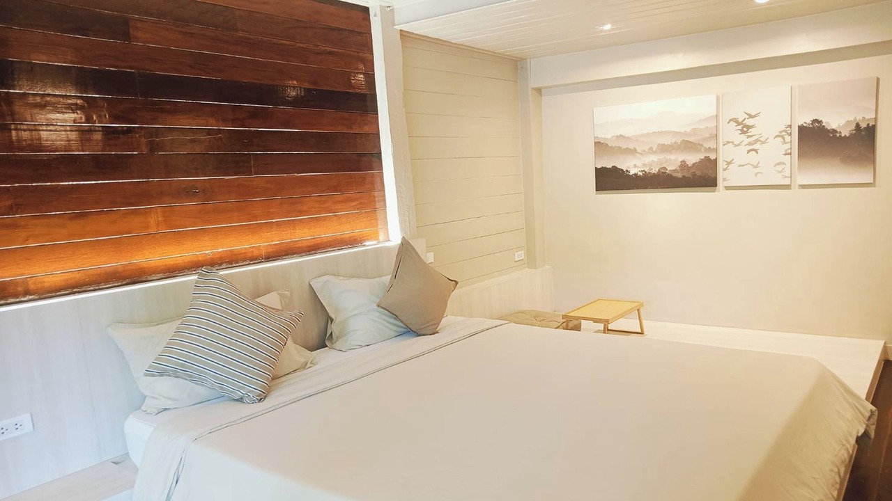 Photo of Bedroom in Khanong Phra