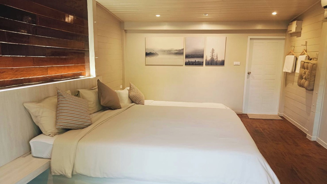 Photo of Bedroom in Khanong Phra