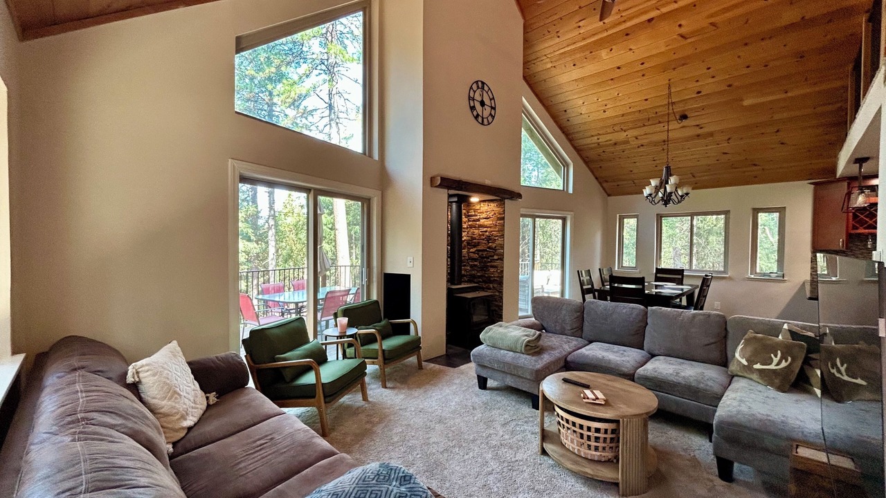 Photo of Livingroom in Sri Phum