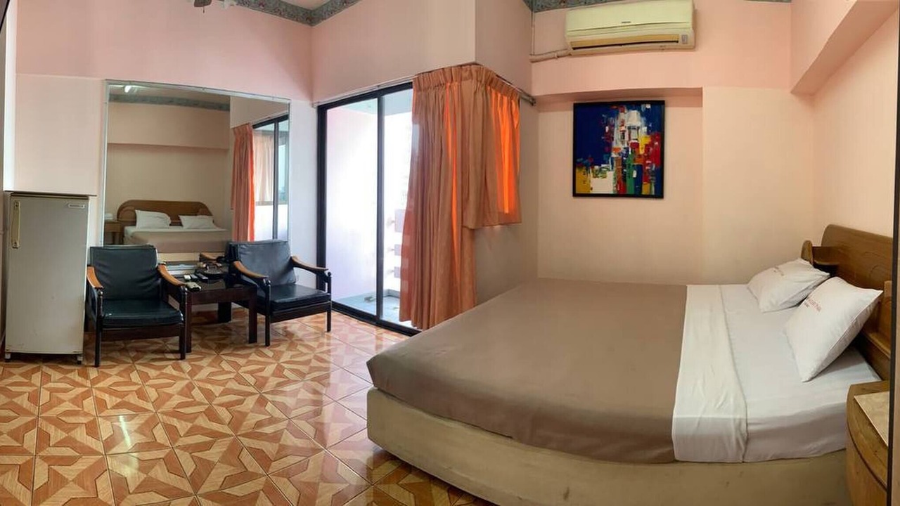 Photo of Bedroom in Thanon Phaya Thai
