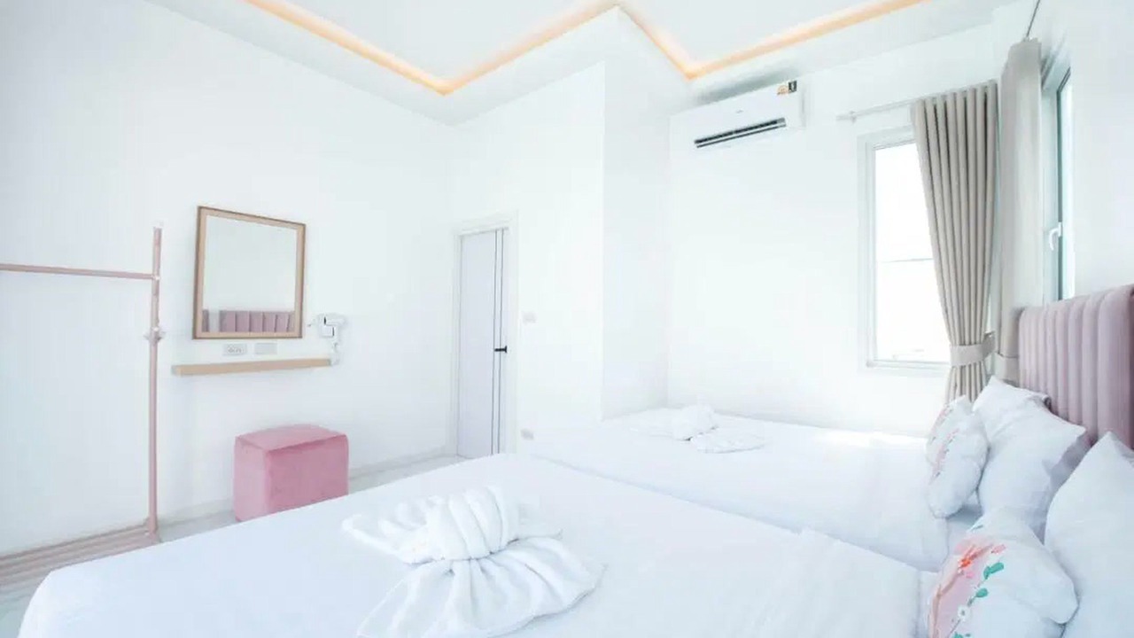Photo of Bedroom in Pong