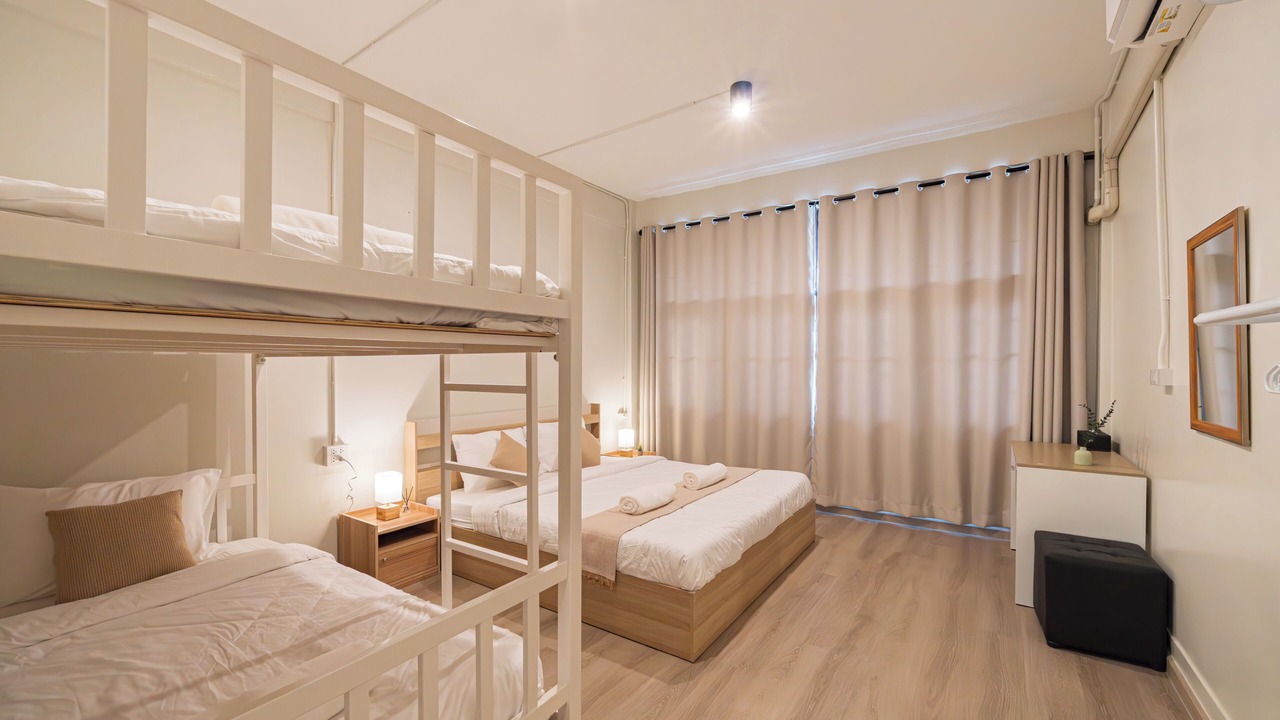 Photo of Bedroom in Pom Prap Sattru Phai