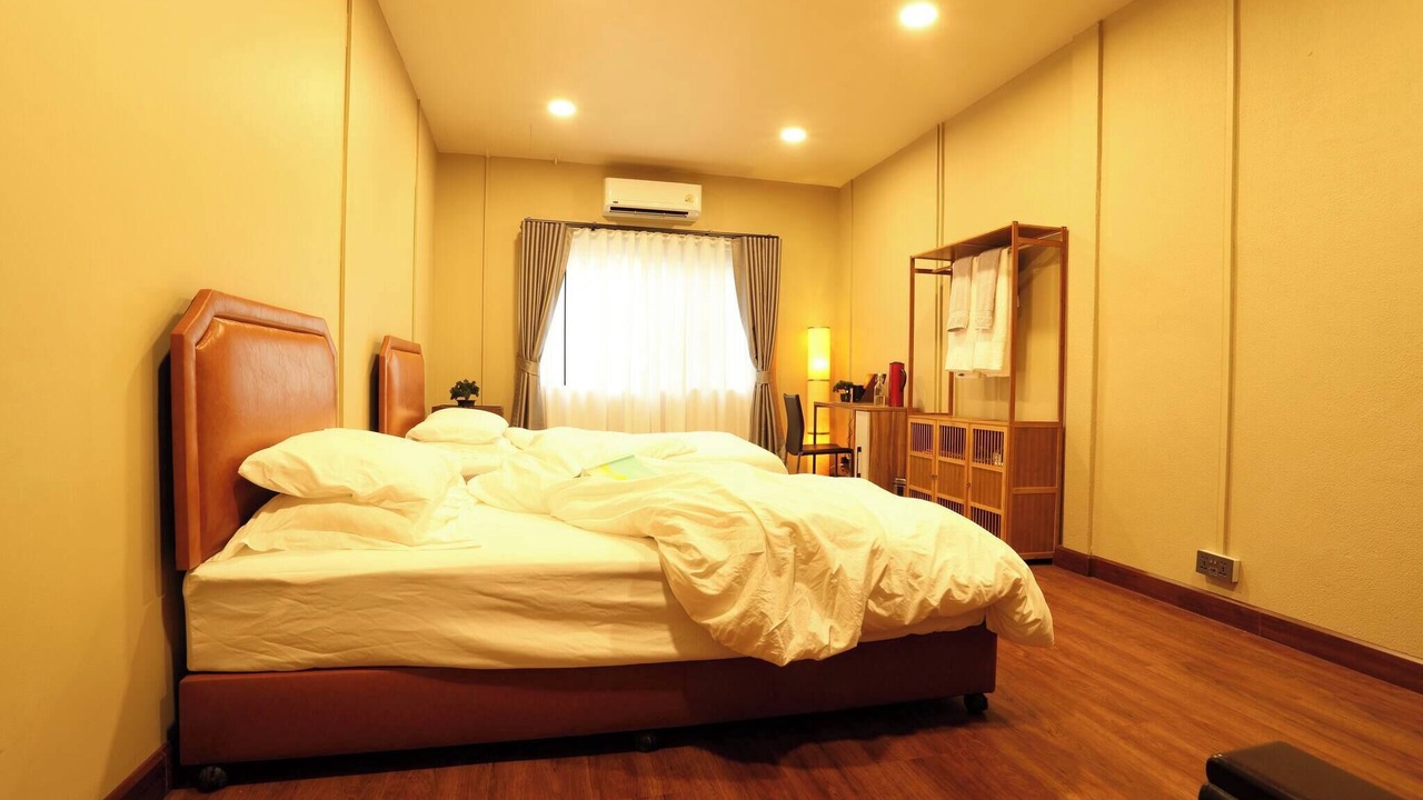 Photo of Bedroom in Wat Ratchabophit