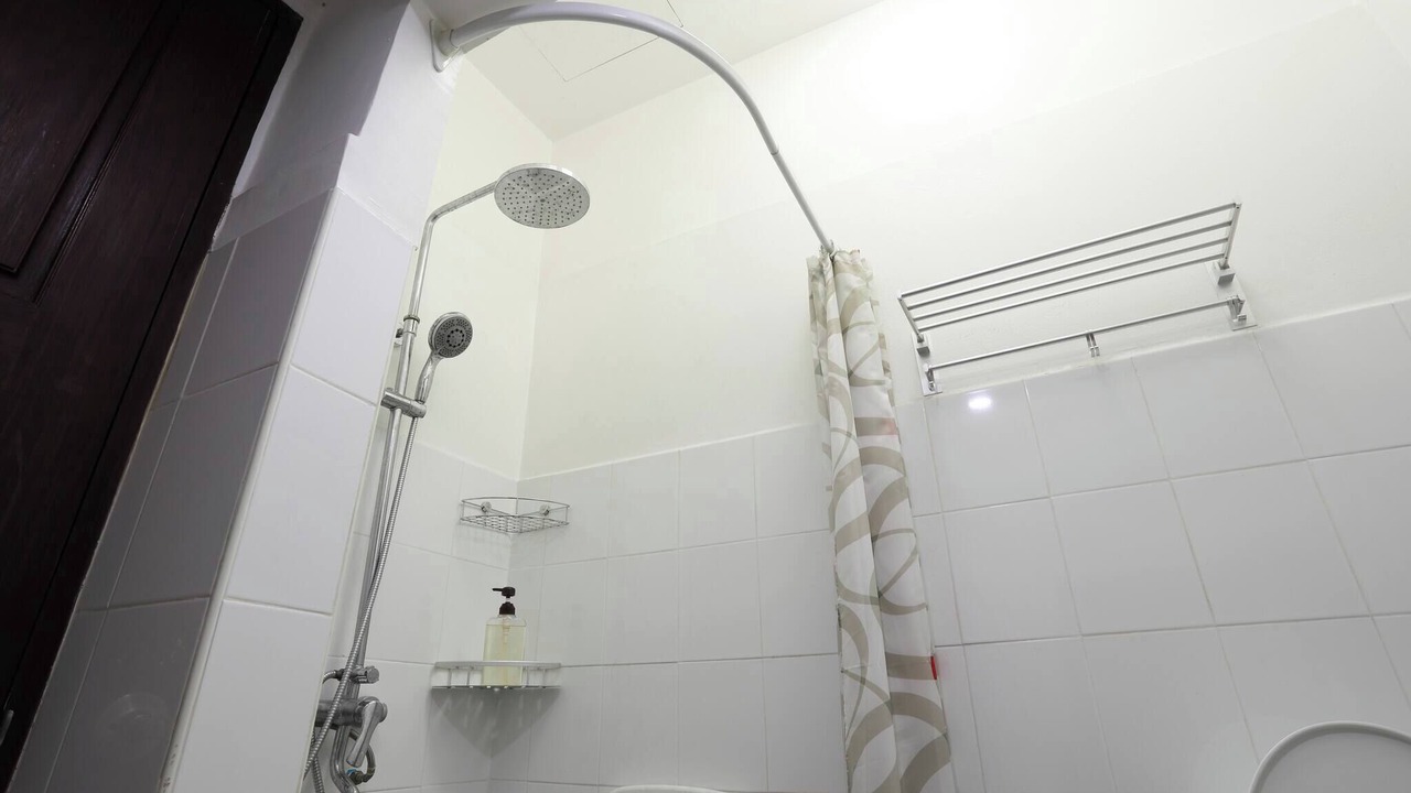 Photo of Bathroom in Wat Ratchabophit
