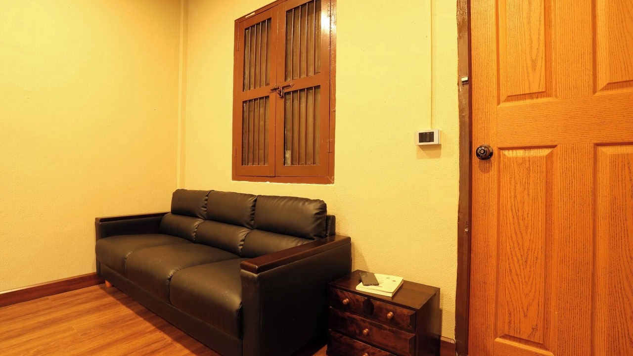 Photo of Livingroom in Wat Ratchabophit