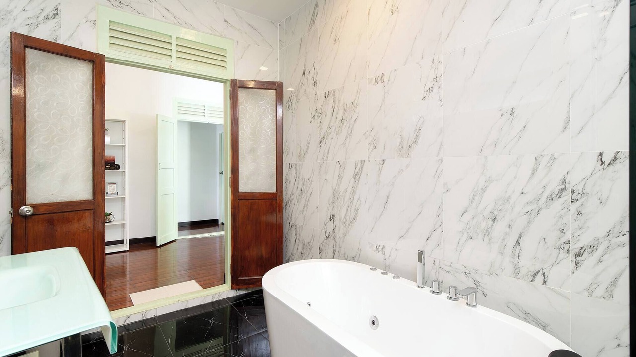 Photo of Bathroom in Si Phraya