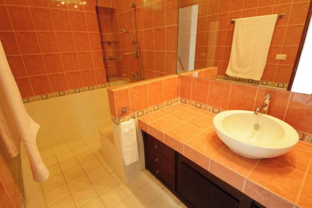 Photo of Bathroom in Maret