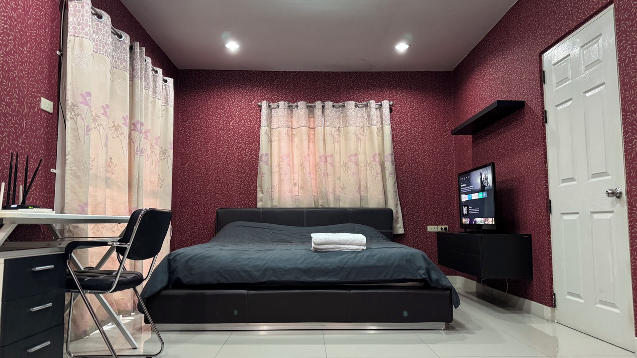 Photo of Bedroom in Bang Chalong