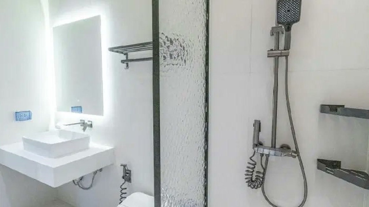 Photo of Bathroom in Pong