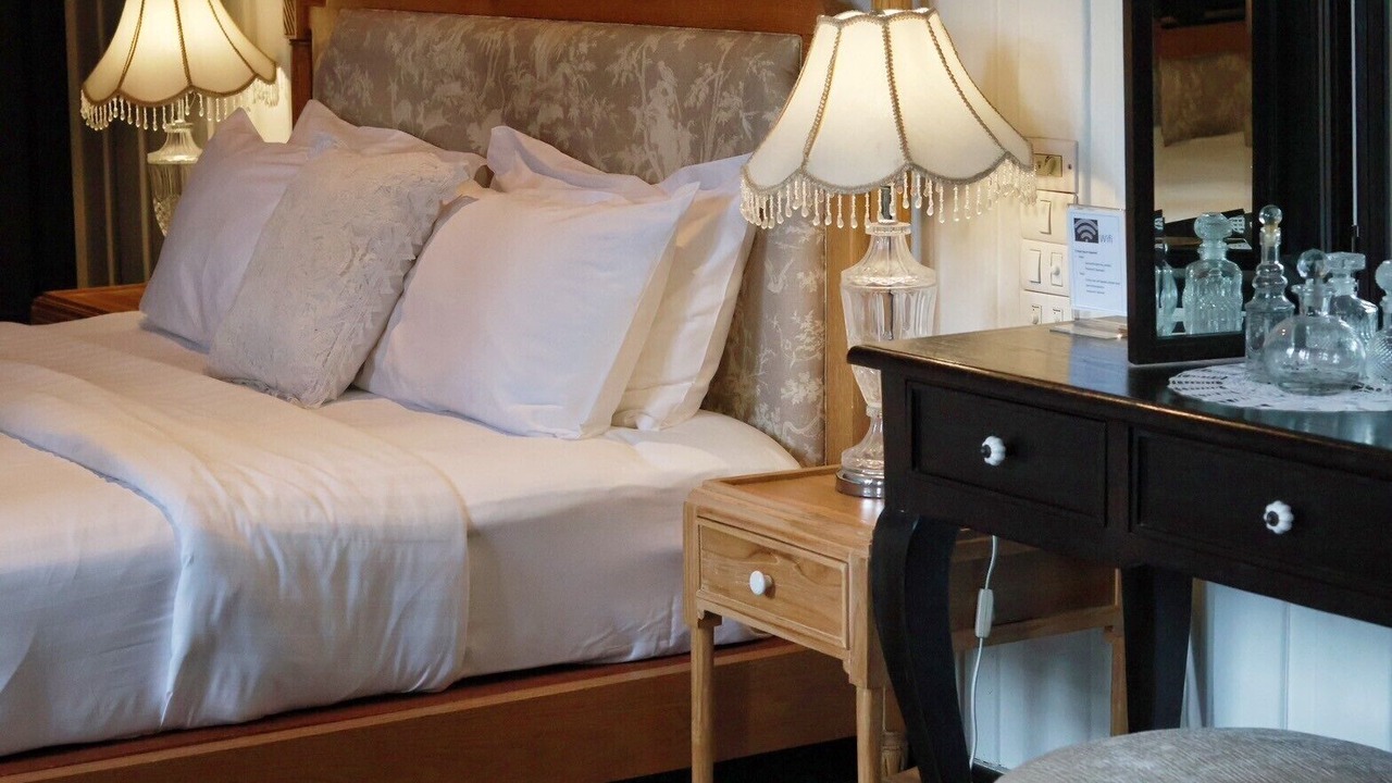 Photo of Bedroom in Thanon Nakhon Chai Si