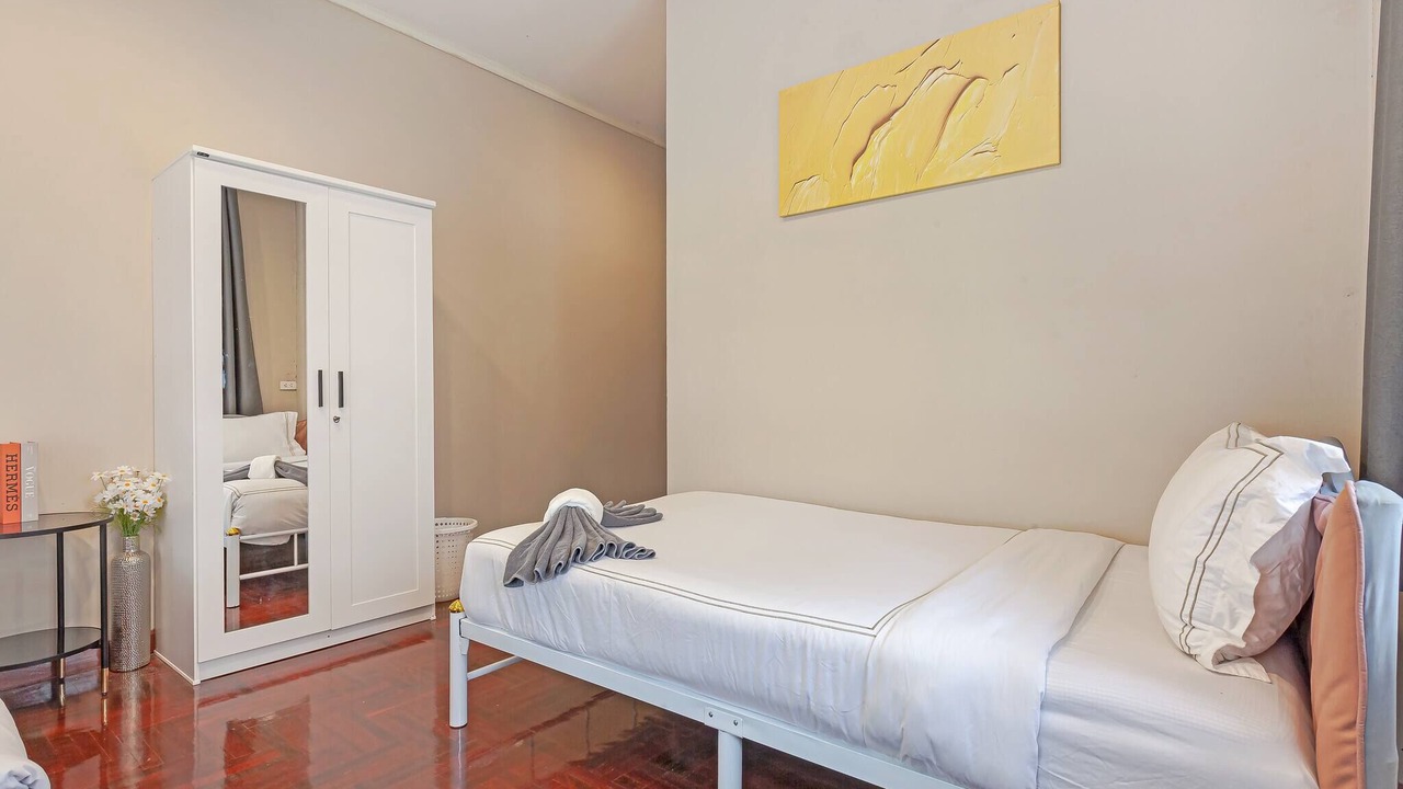 Photo of Bedroom in Khlong Tan