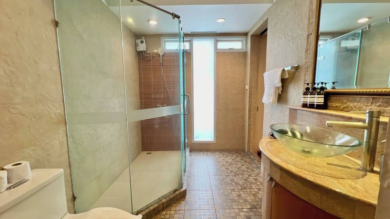 Photo of Bathroom in Khlong Tan