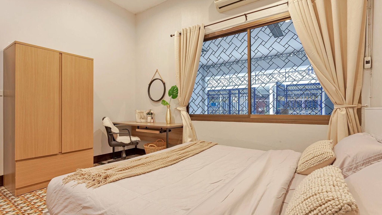 Photo of Bedroom in Phra Khanong