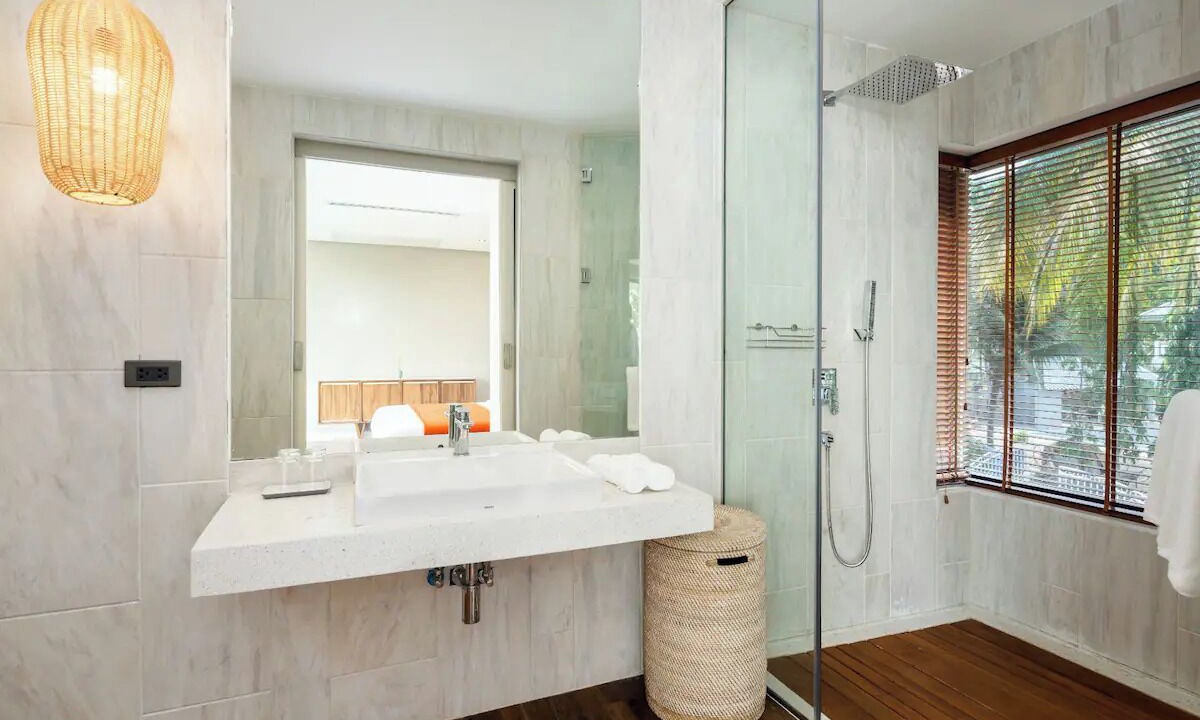 Photo of Bathroom in Laem Set