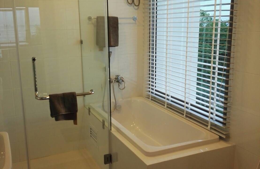 Photo of Bathroom in Tha Thaewawong