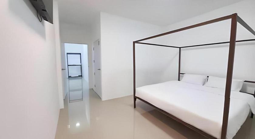 Photo of Bedroom in Photharam