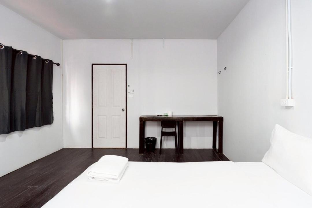 Photo of Bedroom in Wat Bowon Niwet