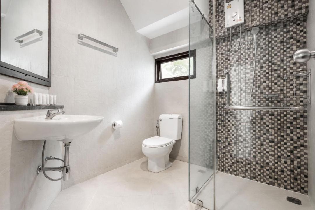 Photo of Bathroom in Nanai Road