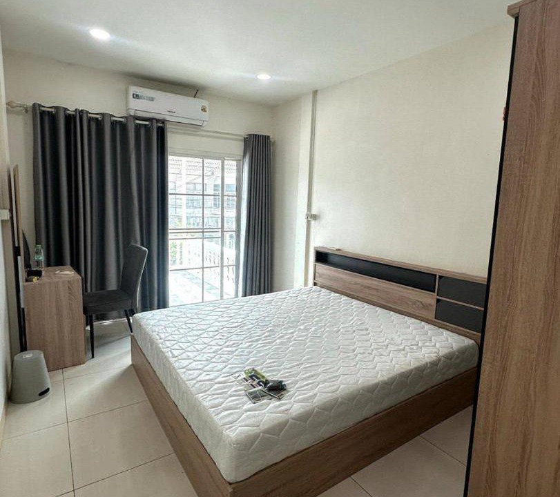 Photo of Bedroom in Samsen Nok