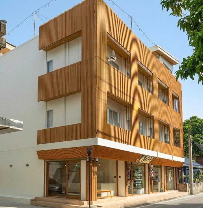 Photo of Buildings in Samsen Nok