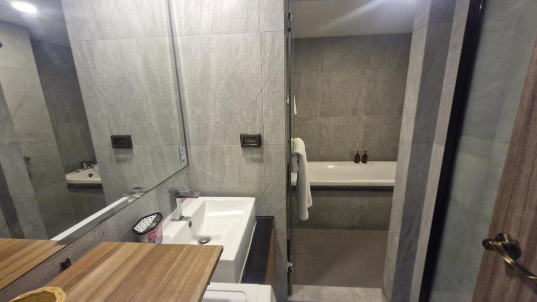 Photo of Bathroom in Tha Thaewawong