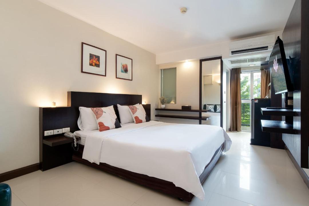 Photo of Bedroom in Khanna Yao