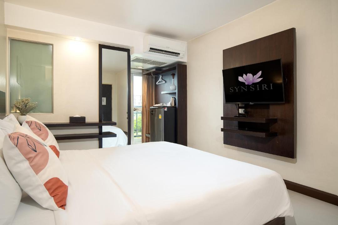Photo of Bedroom in Khanna Yao