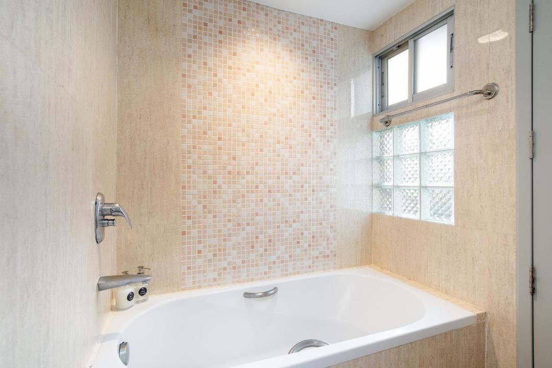 Photo of Bathroom in Khanna Yao