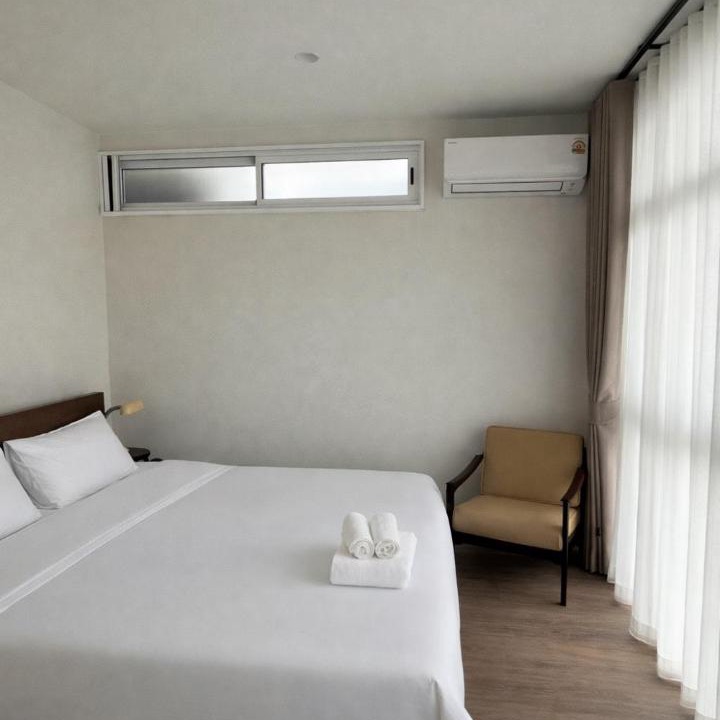 Photo of Bedroom in Samsen Nok