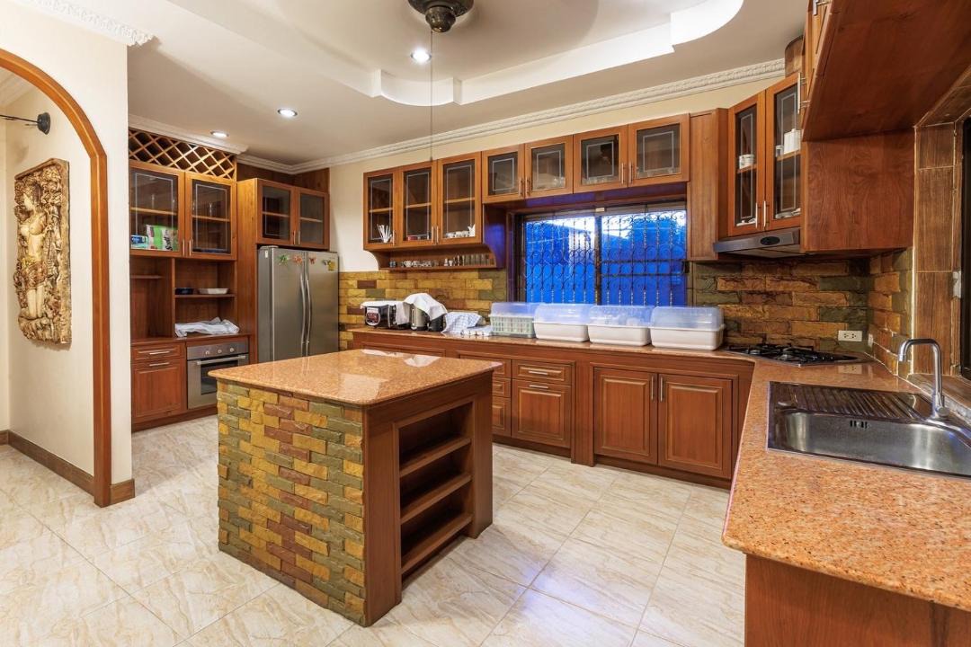 Photo of Kitchen in Pong