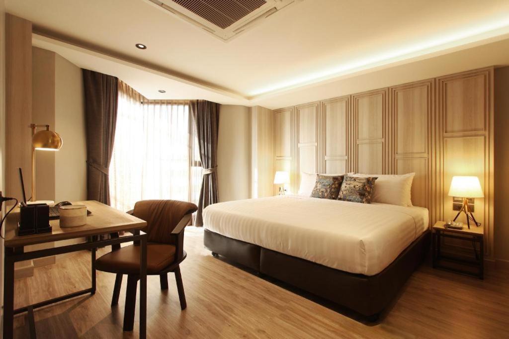 Photo of Bedroom in Si Phraya