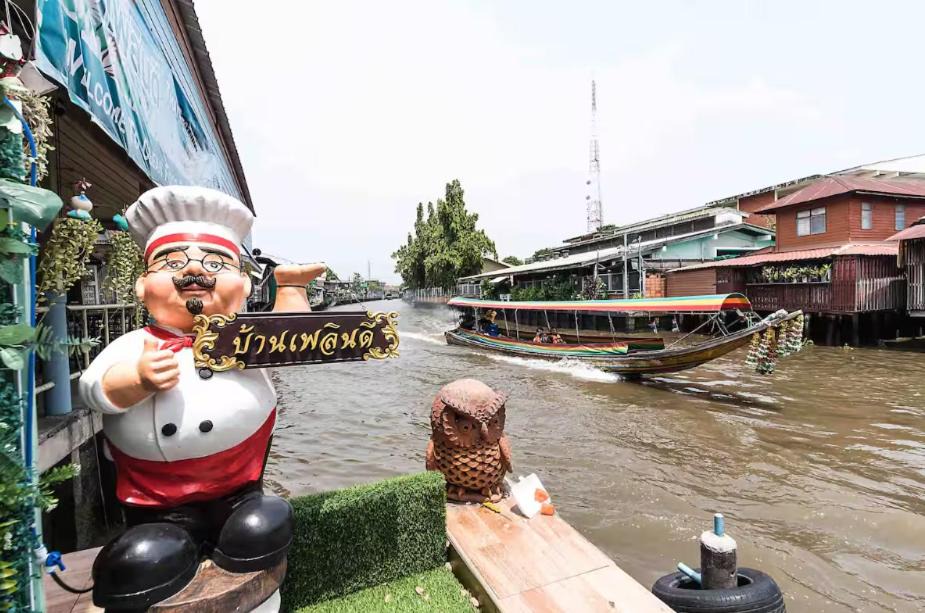 Photo of Others in Bangkok Yai