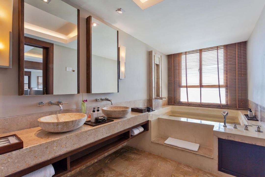 Photo of Bathroom in Laem Set